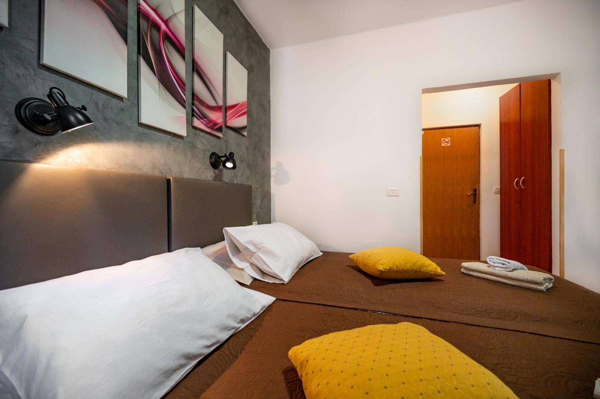Sonia Rooms Pula Exterior foto