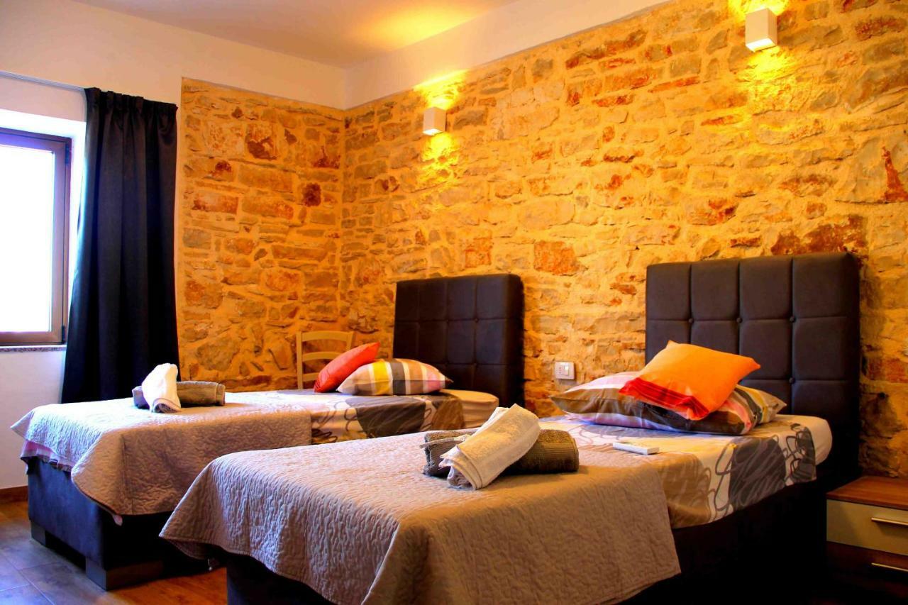 Sonia Rooms Pula Exterior foto